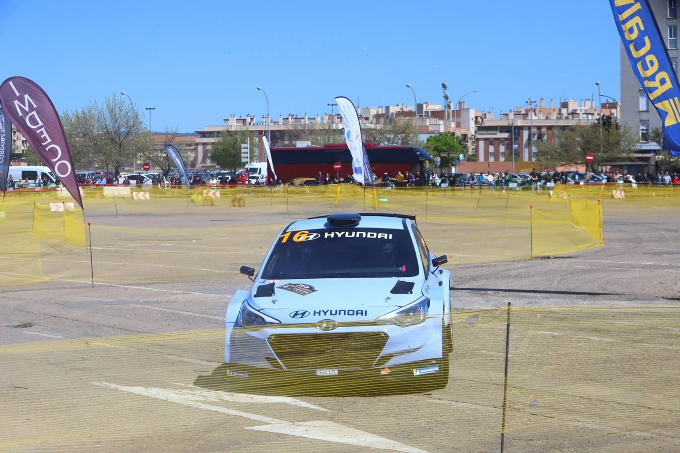 El espectacular tramo urbano del Rallye Sierra Morena 2022 por Córdoba, en imágenes