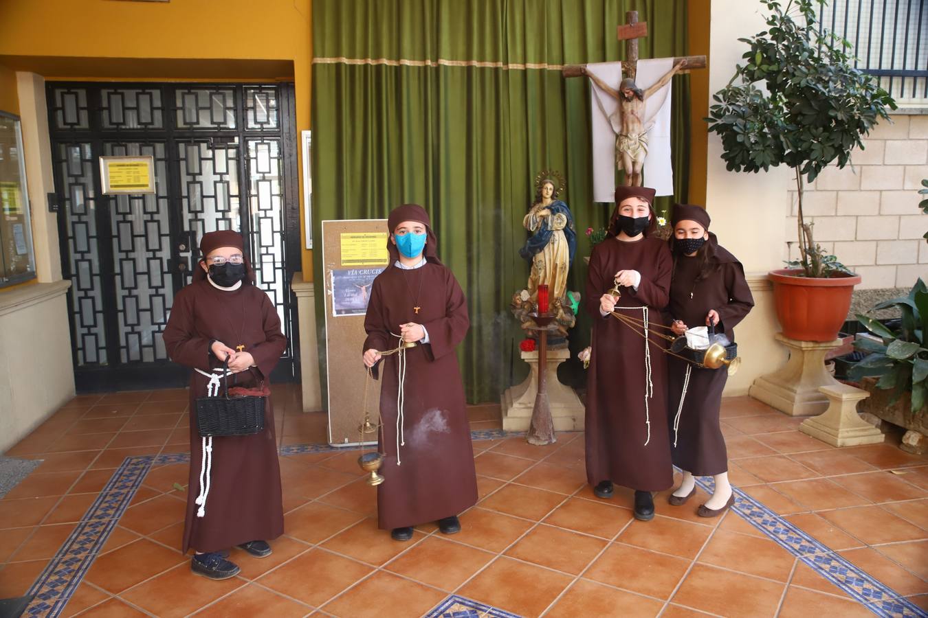 La Semana Santa Infantil del colegio Santa María de Guadalupe de Córdoba, en imágenes