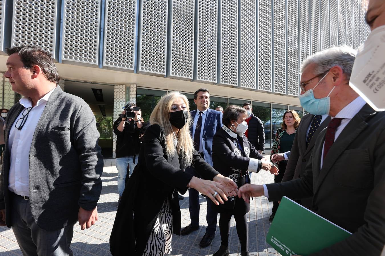 La imponente nueva Bilbioteca de Córdoba en los Jardines de la Agricultura, en imágenes