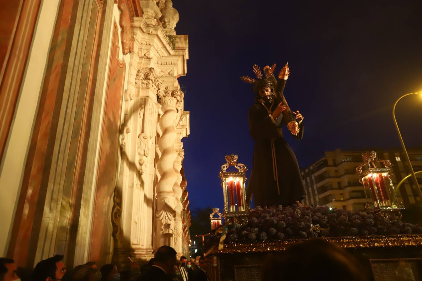 El íntimo via crucis de Jesús en su Soberano Poder por Córdoba, en imágenes