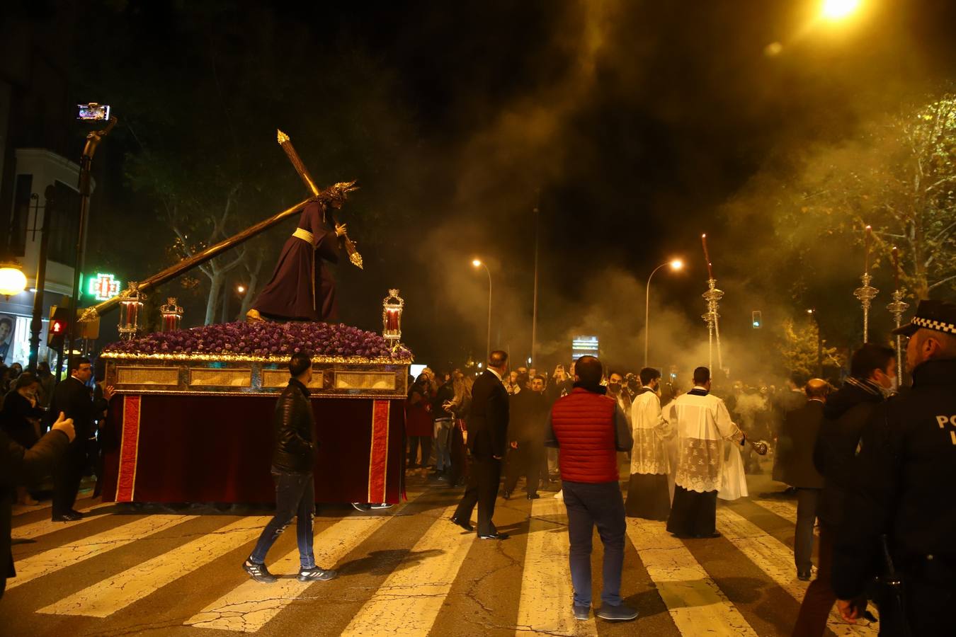 El íntimo via crucis de Jesús en su Soberano Poder por Córdoba, en imágenes