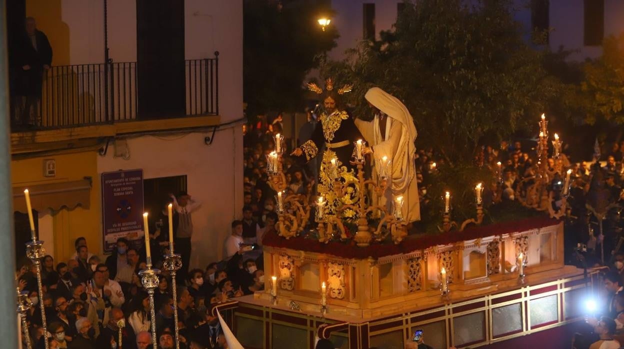 La procesión de Jesús de la Salud en el beso de Judas, en imágenes