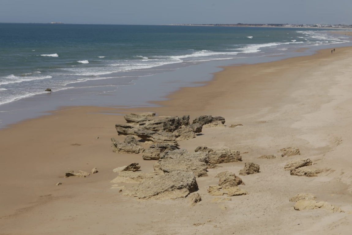 En imágenes: Así está la playa de Roche de cara a la Semana Santa