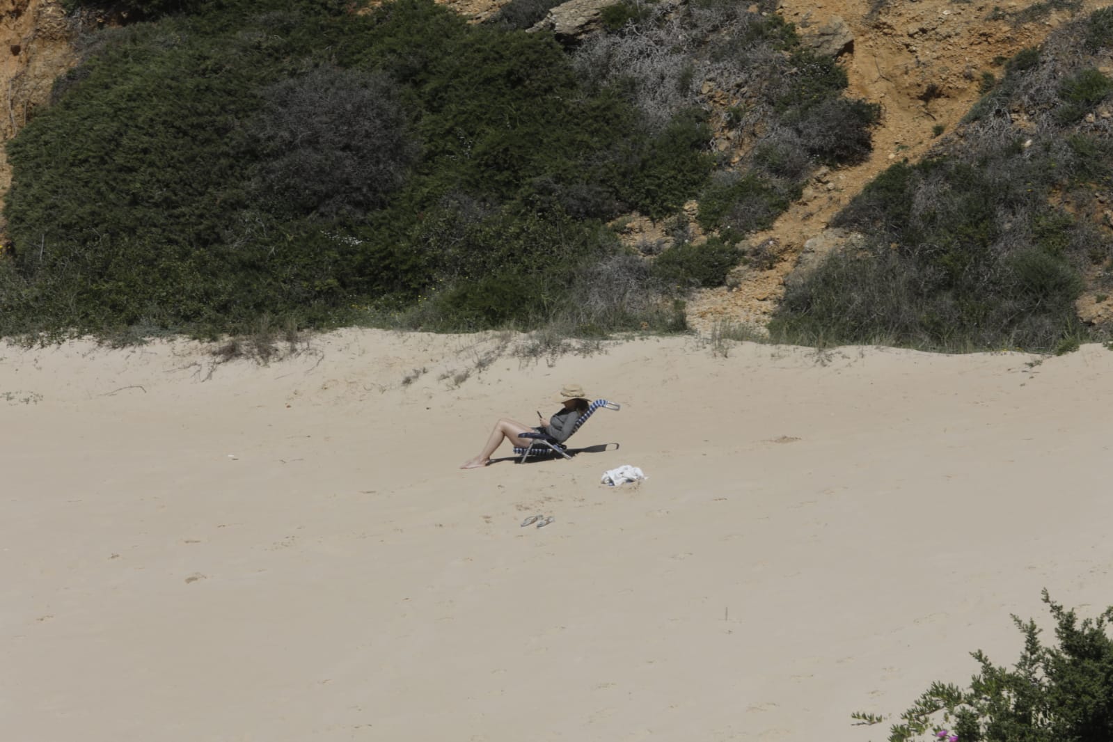 En imágenes: Así está la playa de Roche de cara a la Semana Santa