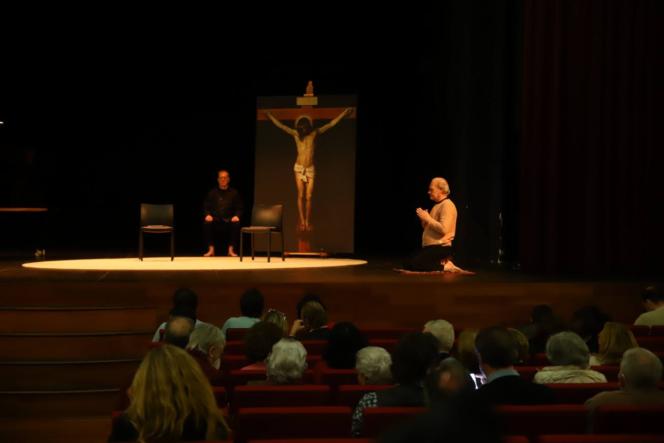 El místico montaje en que Lluis Homar y Adriana Ozores ponen voz a San Juan de la Cruz, imágenes