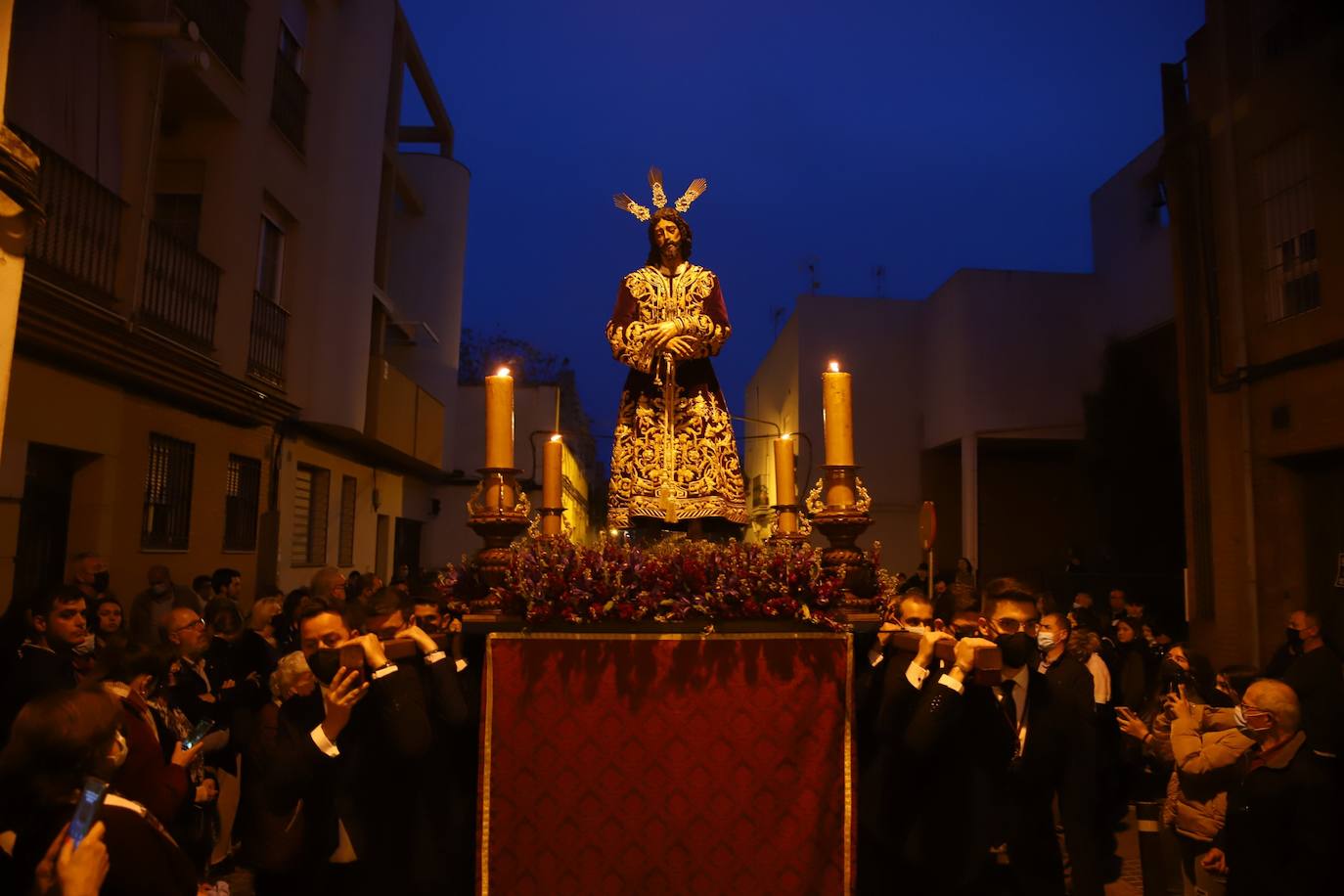 Los vía crucis de la Providencia y la Redención en Córdoba, en imágenes