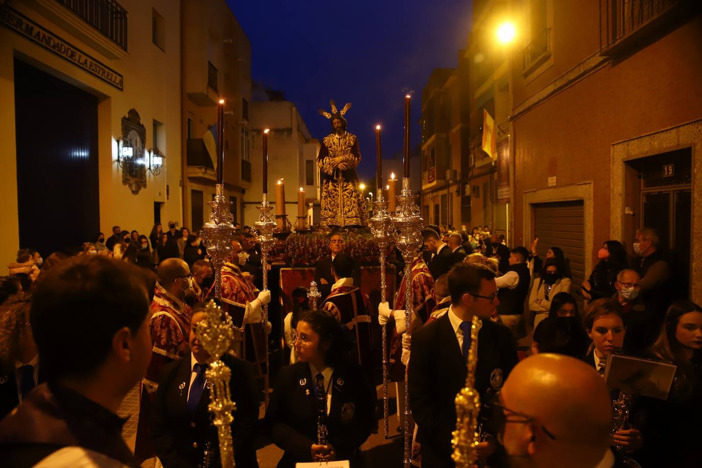 Los vía crucis de la Providencia y la Redención en Córdoba, en imágenes