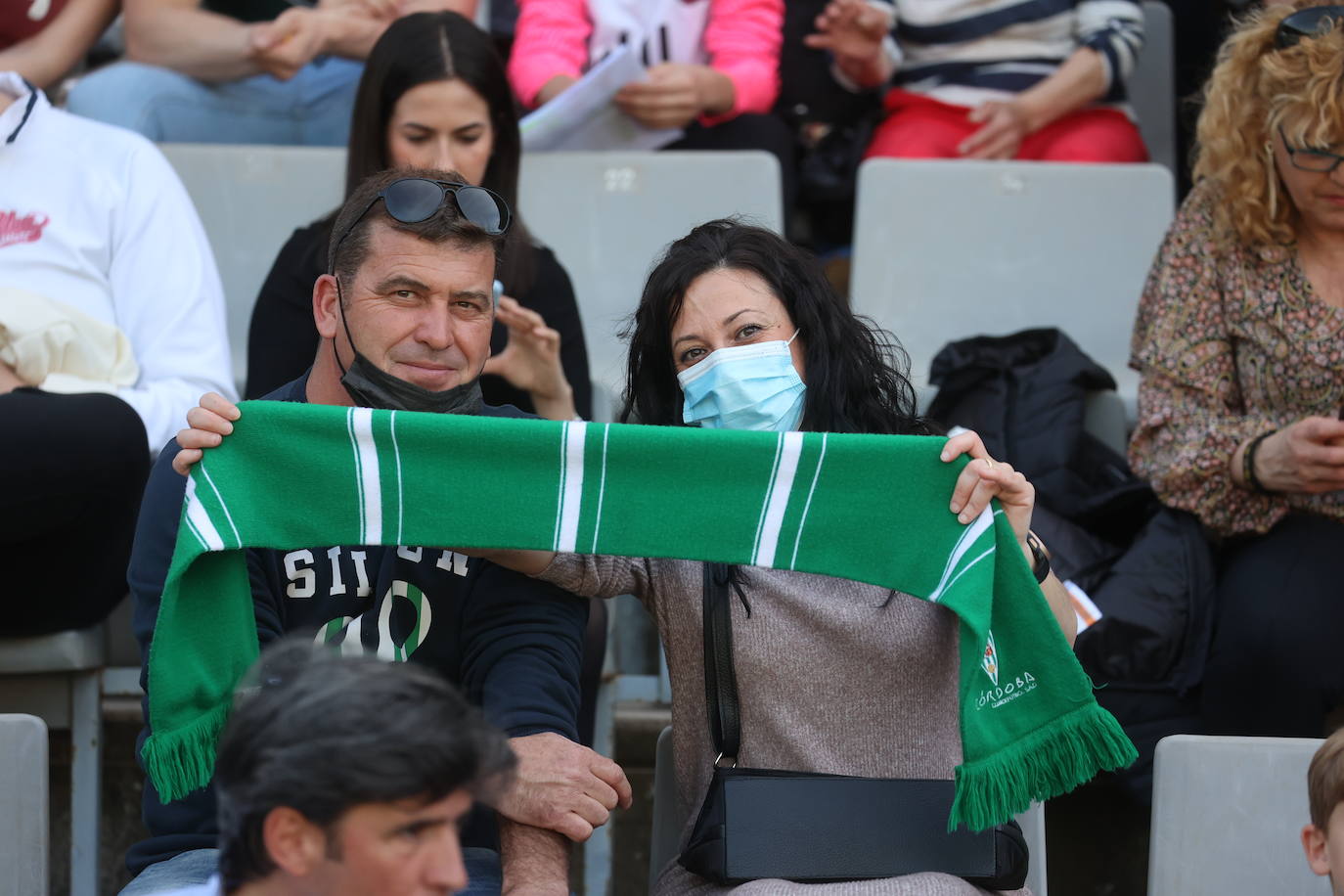 En imágenes, el fantástico ambiente en el Córdoba CF - Villanovense