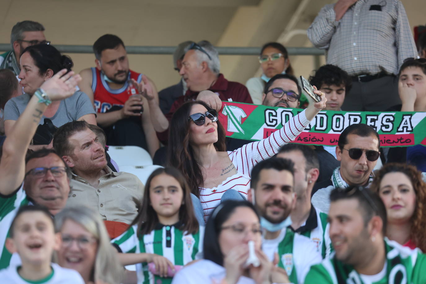 En imágenes, el fantástico ambiente en el Córdoba CF - Villanovense