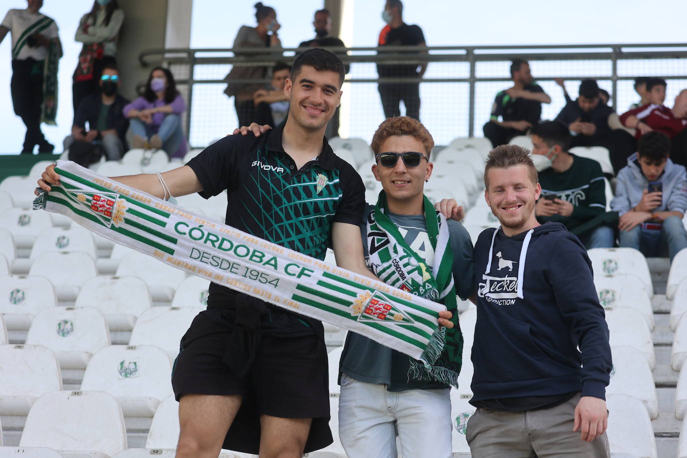 En imágenes, el fantástico ambiente en el Córdoba CF - Villanovense