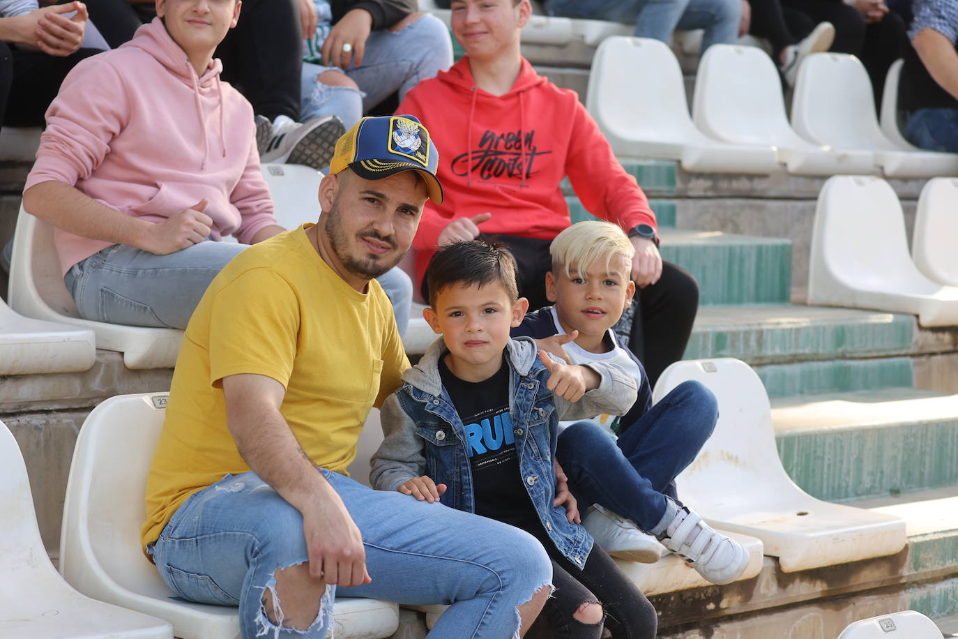 En imágenes, el fantástico ambiente en el Córdoba CF - Villanovense