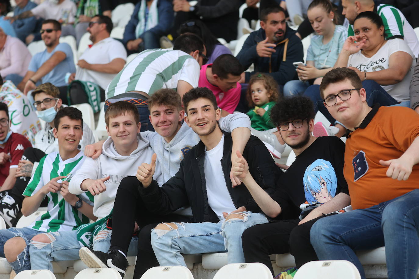 En imágenes, el fantástico ambiente en el Córdoba CF - Villanovense