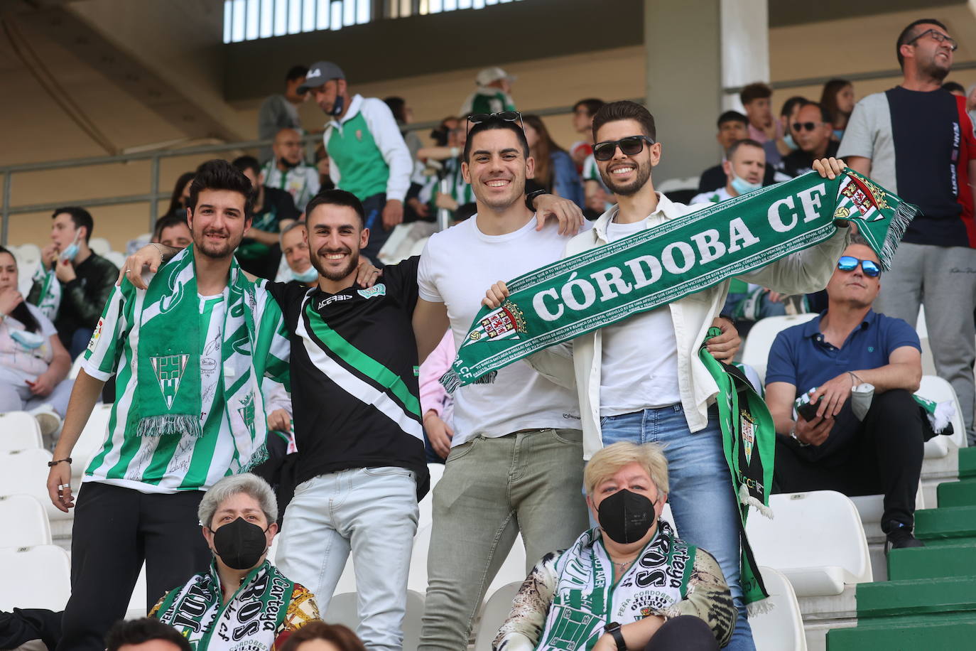 En imágenes, el fantástico ambiente en el Córdoba CF - Villanovense