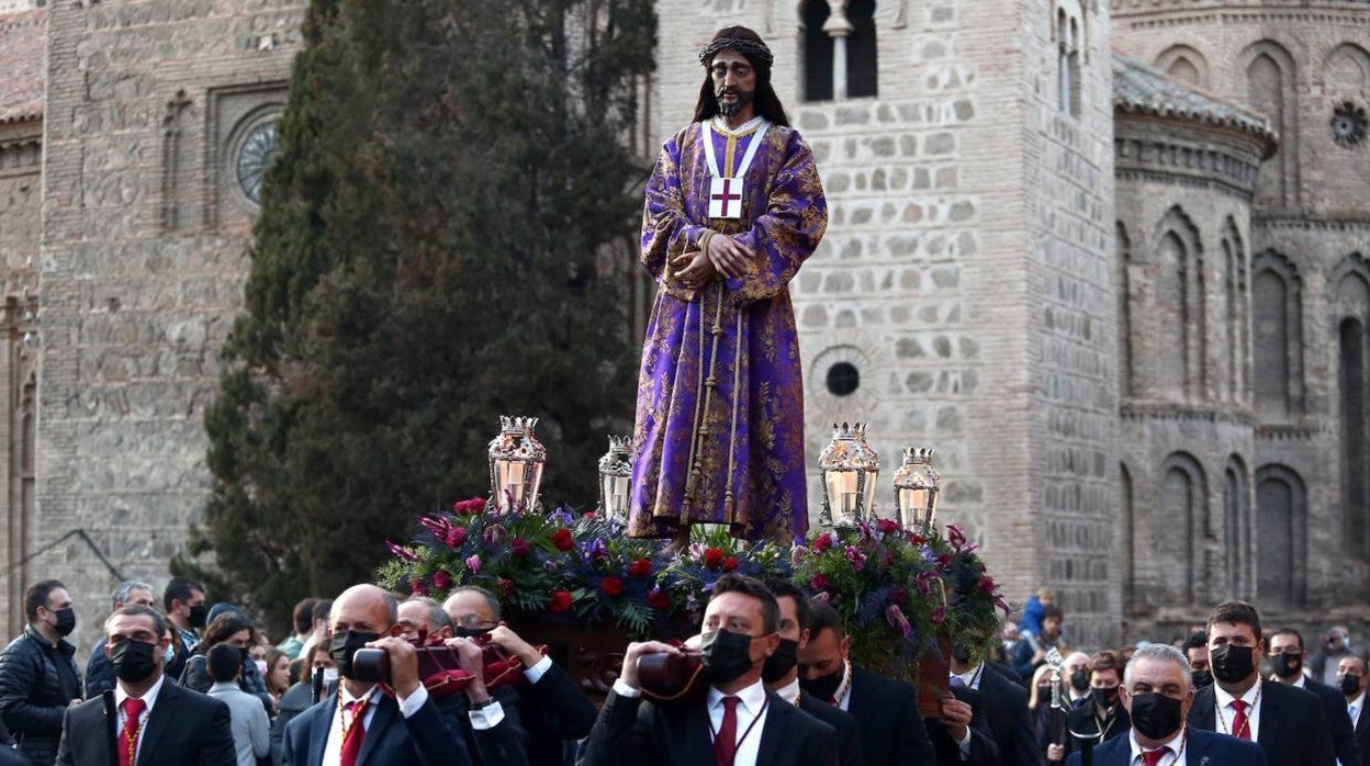 Sábado Santo: El Cristo Jesús Nazareno recorre las calles de Toledo