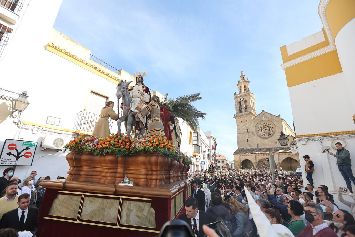 La vibrante salida de la Borriquita en el Domingo de Ramos de Córdoba, en imágenes