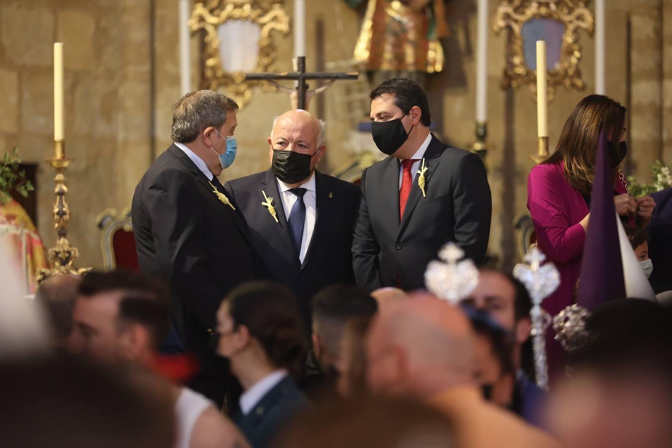 La vibrante salida de la Borriquita en el Domingo de Ramos de Córdoba, en imágenes