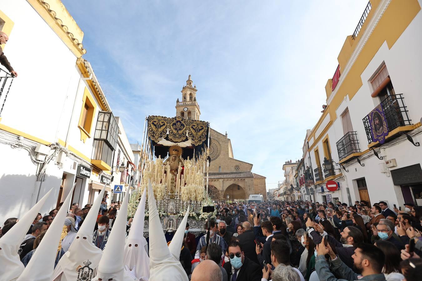 La vibrante salida de la Borriquita en el Domingo de Ramos de Córdoba, en imágenes