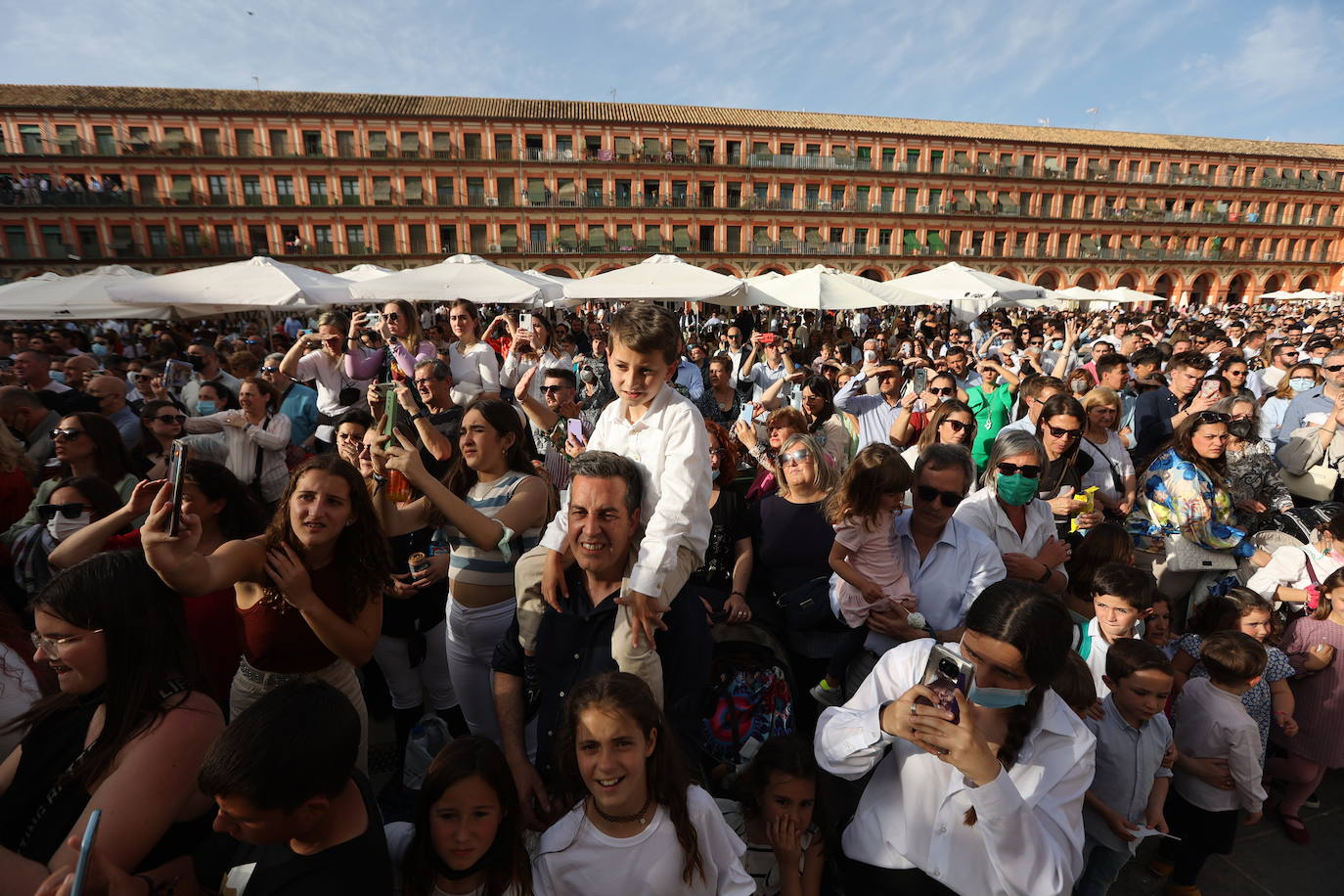 La hermandad del Huerto ilumina Córdoba el Domingo de Ramos