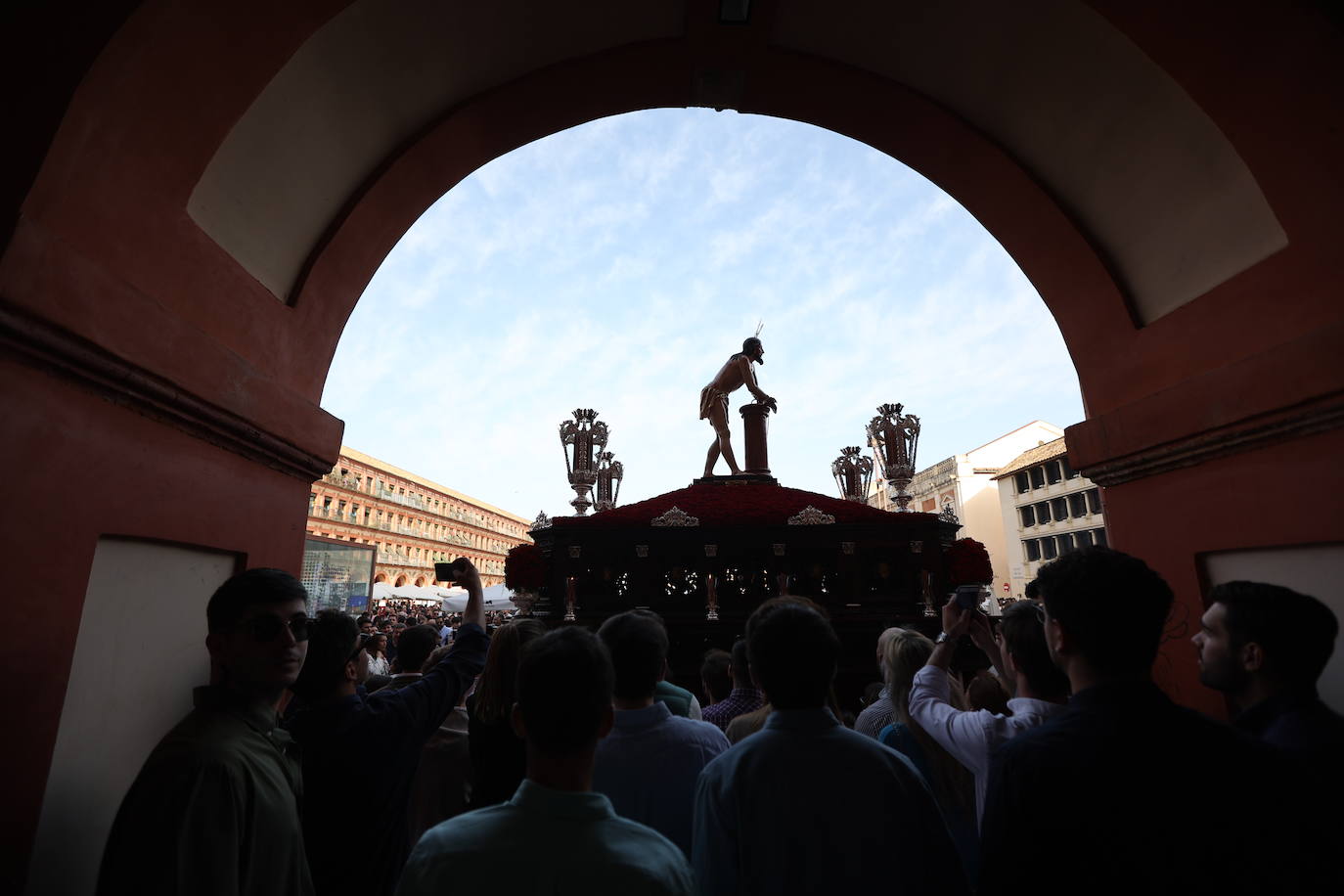 La hermandad del Huerto ilumina Córdoba el Domingo de Ramos