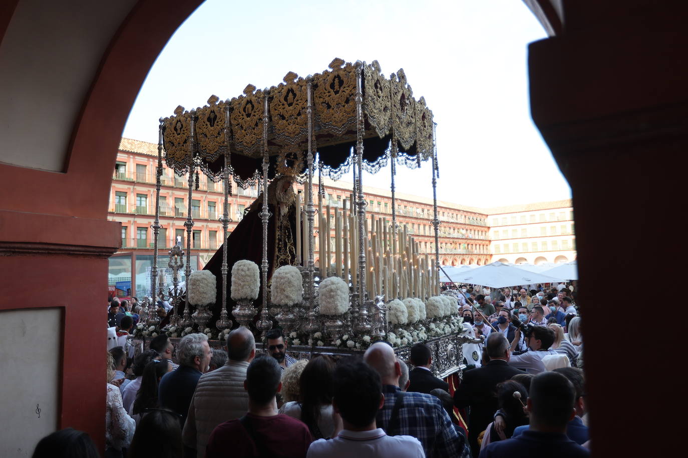 La hermandad del Huerto ilumina Córdoba el Domingo de Ramos