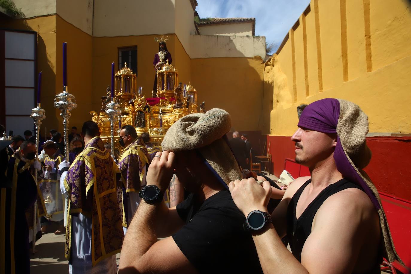 El imágenes, el Rescatado reparte su gracia el Domingo de Ramos en Córdoba