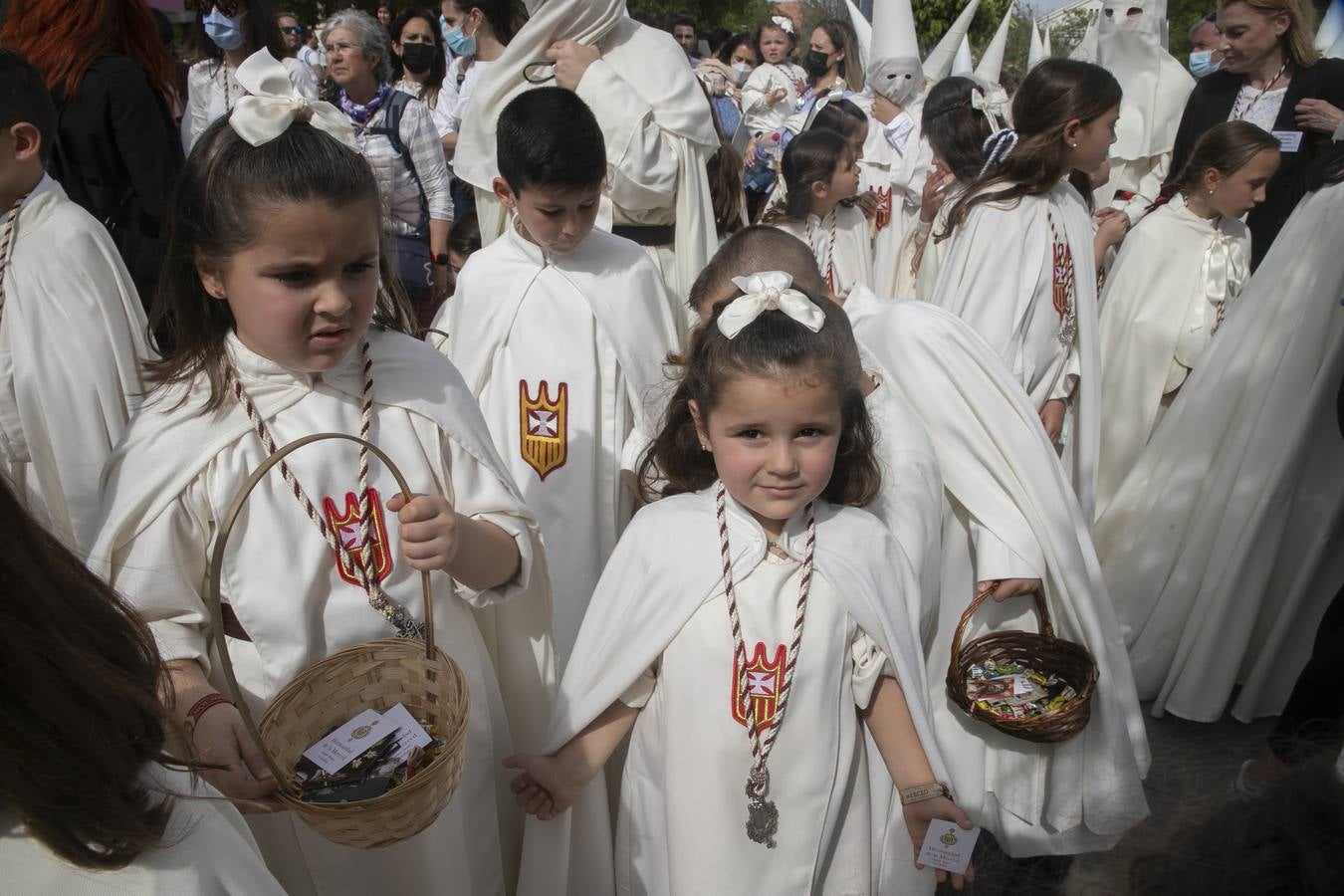 Lunes Santo | Bulla, devoción y todo un barrio tras la Merced de Córdoba, en imágenes