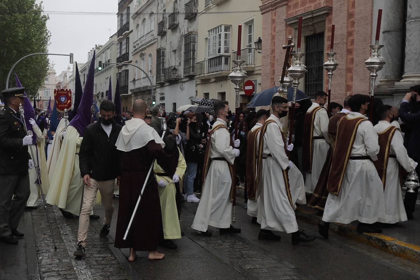 Fotos: La hermandad de El Prendimiento en el Lunes Santo de Cádiz