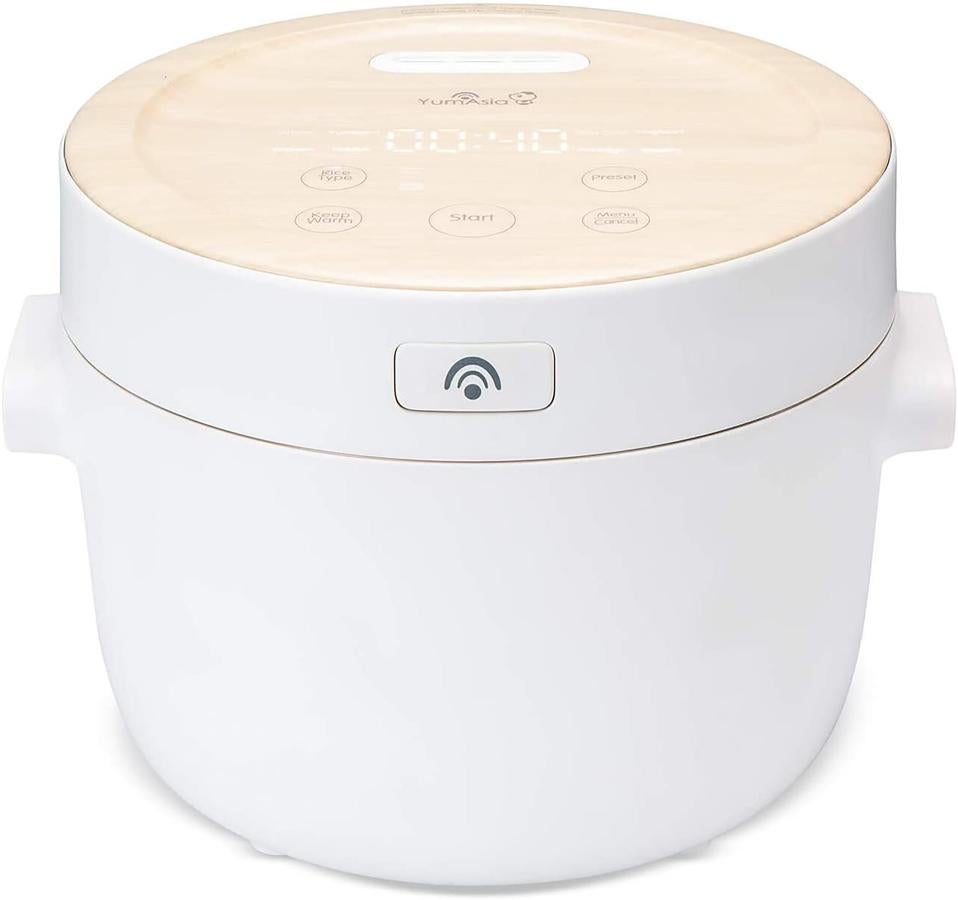 Olla arrocera por inducción de Yum Asla en Amazon. Tecnología de cocción de arroz con calentamiento por inducción (IH) UMAI - UMAI (cerebro inteligente) es un sistema de cocción de arroz en fases IH altamente avanzado que garantiza una cocción perfecta del arroz de todos los granos de arroz con funciones multifunción útiles personalizadas que incluyen configuraciones de vapor, gachas, cocción lenta y yogur. Temporizador preestablecido de 24 horas y funciones de mantenimiento de calor de 12 horas.