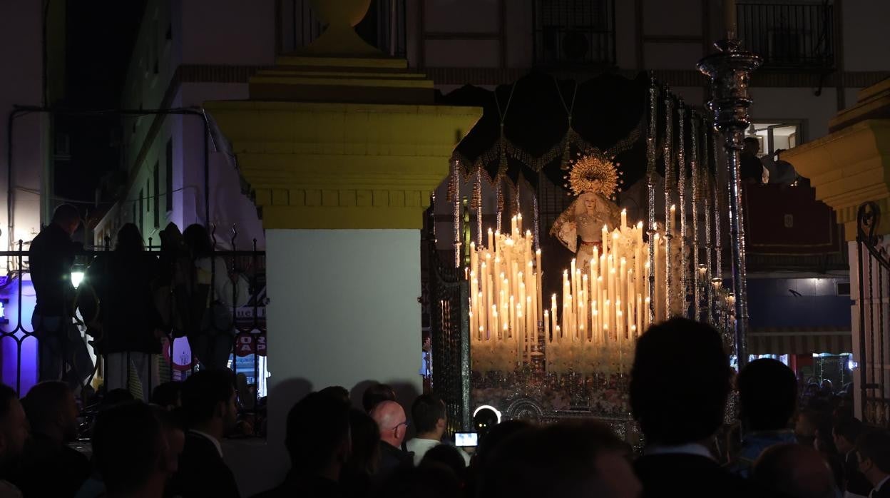 La devota vuelta del Prendimiento a María Auxiliadora de Córdoba, en imágenes