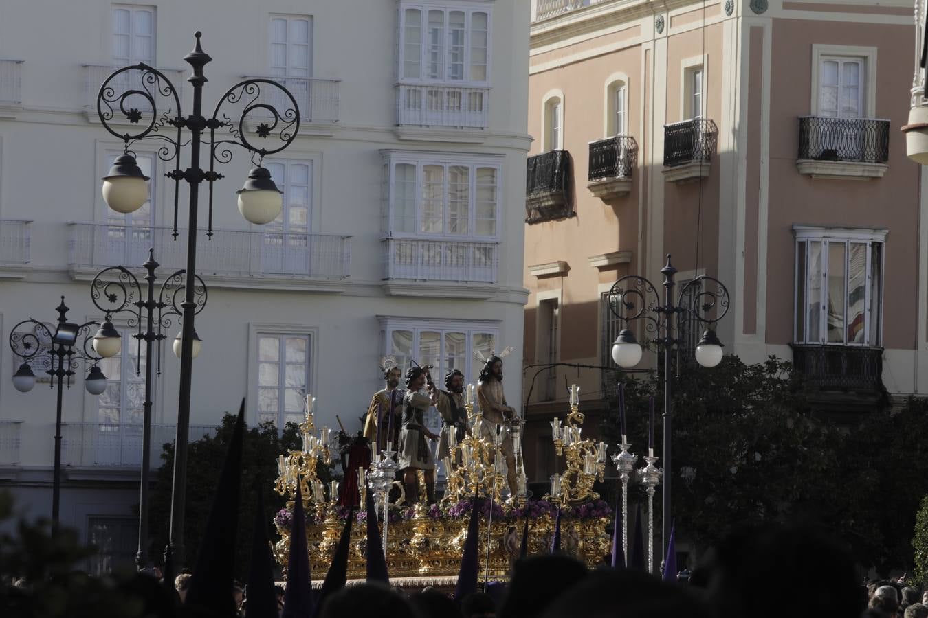 Fotos: Columna, el Martes Santo en Cádiz