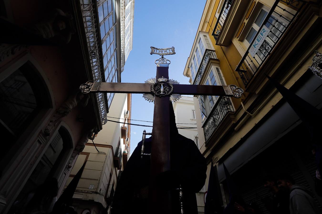 Fotos: Columna, el Martes Santo en Cádiz