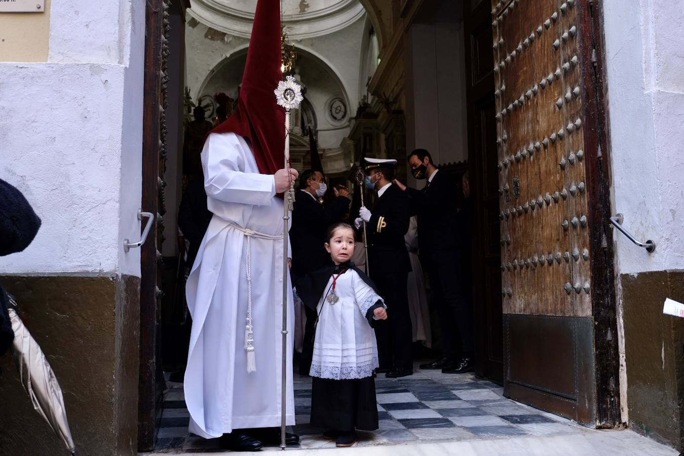 Fotos: Ecce-Homo recorre las calles de Cádiz el Martes Santo