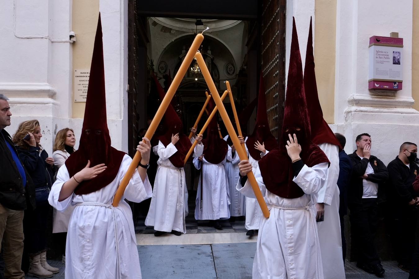 Fotos: Ecce-Homo recorre las calles de Cádiz el Martes Santo