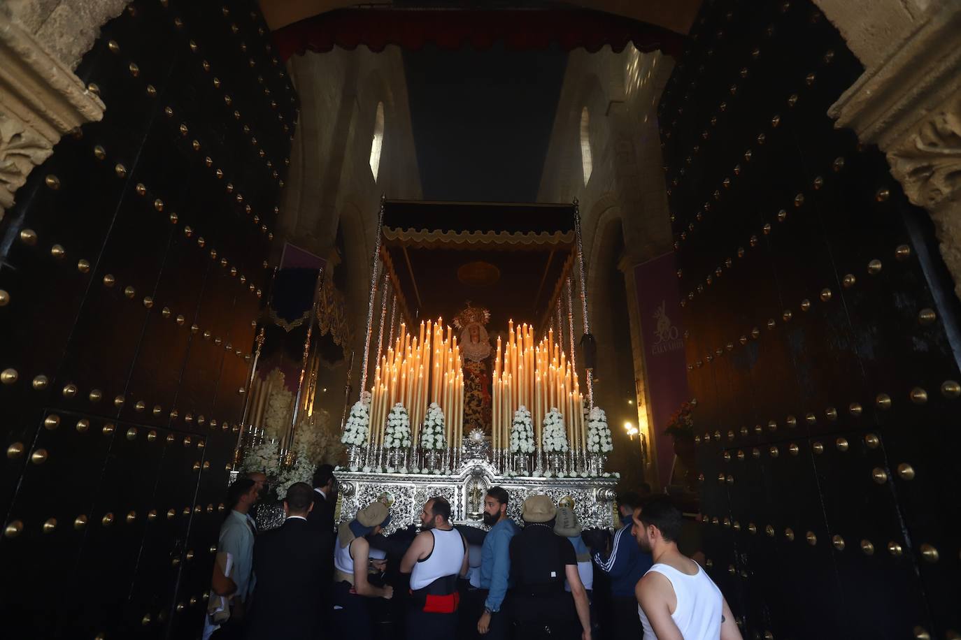 Miércoles Santo | La bella salida del Calvario de Córdoba, en imágenes