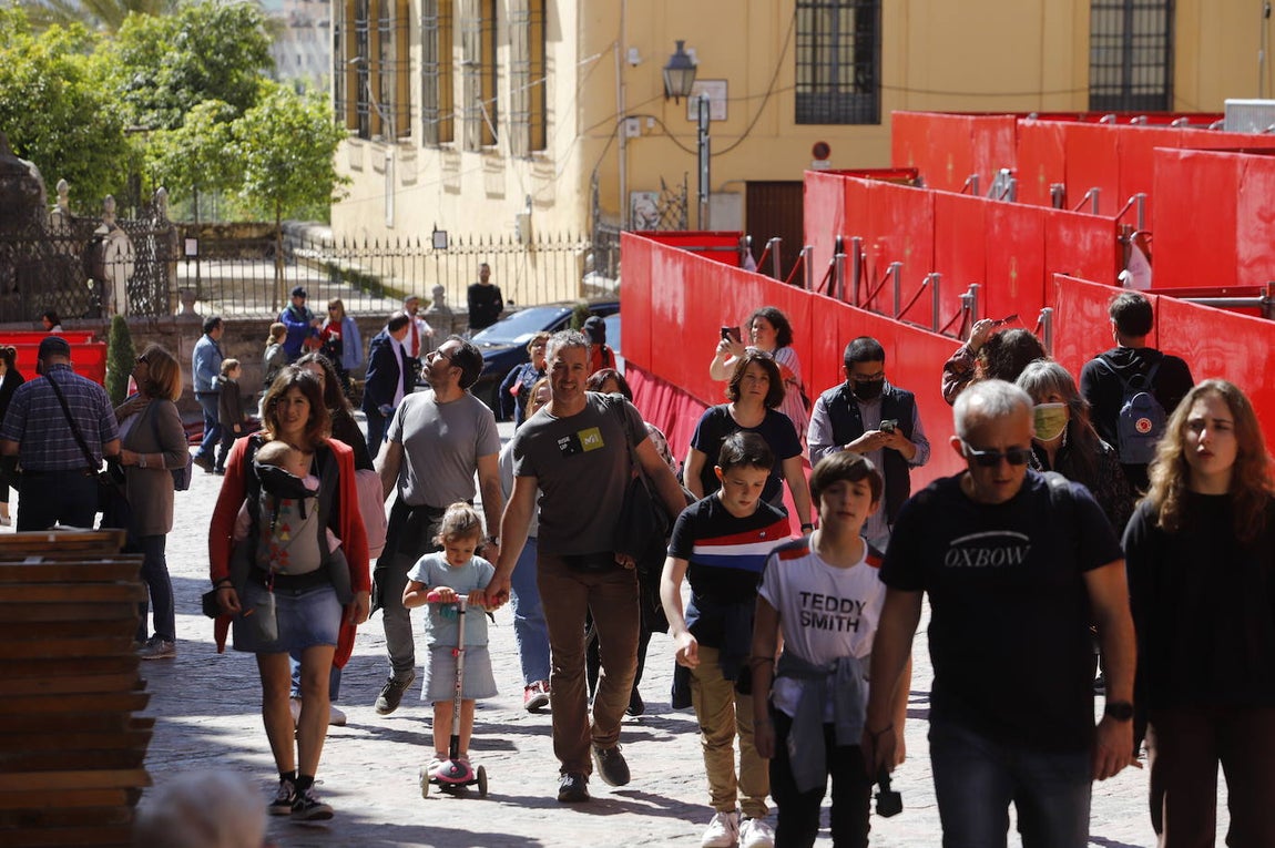 El ambiente turístico el Miércoles Santo en Córdoba, en imágenes