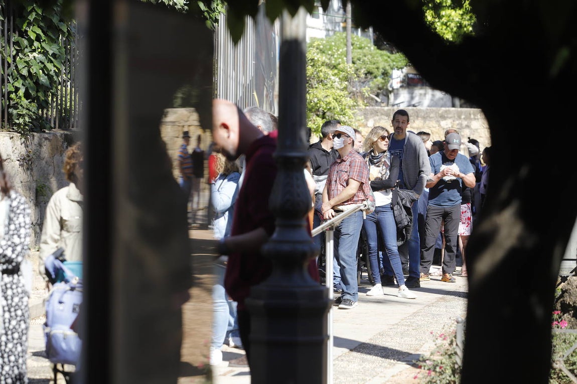 El ambiente turístico el Miércoles Santo en Córdoba, en imágenes