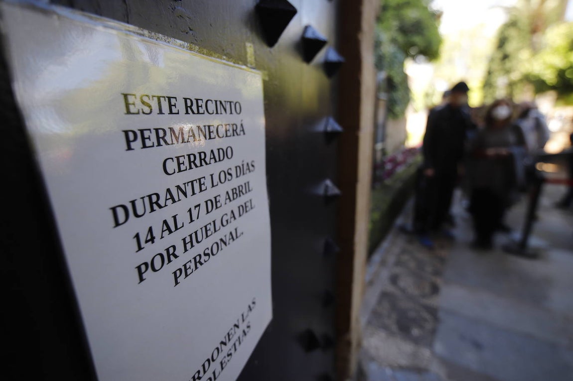 El ambiente turístico el Miércoles Santo en Córdoba, en imágenes