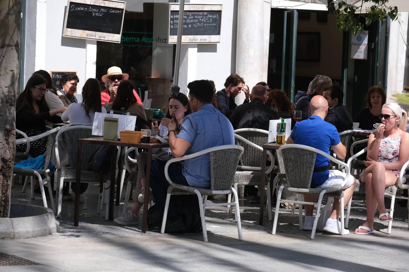 Fotos: Los turistas inundan las calles de Cádiz