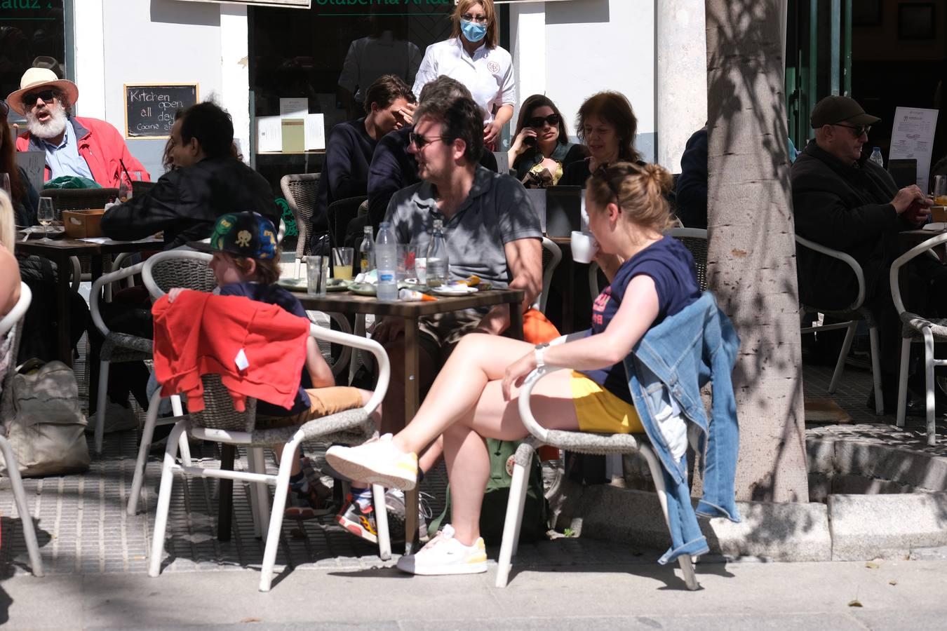 Fotos: Los turistas inundan las calles de Cádiz