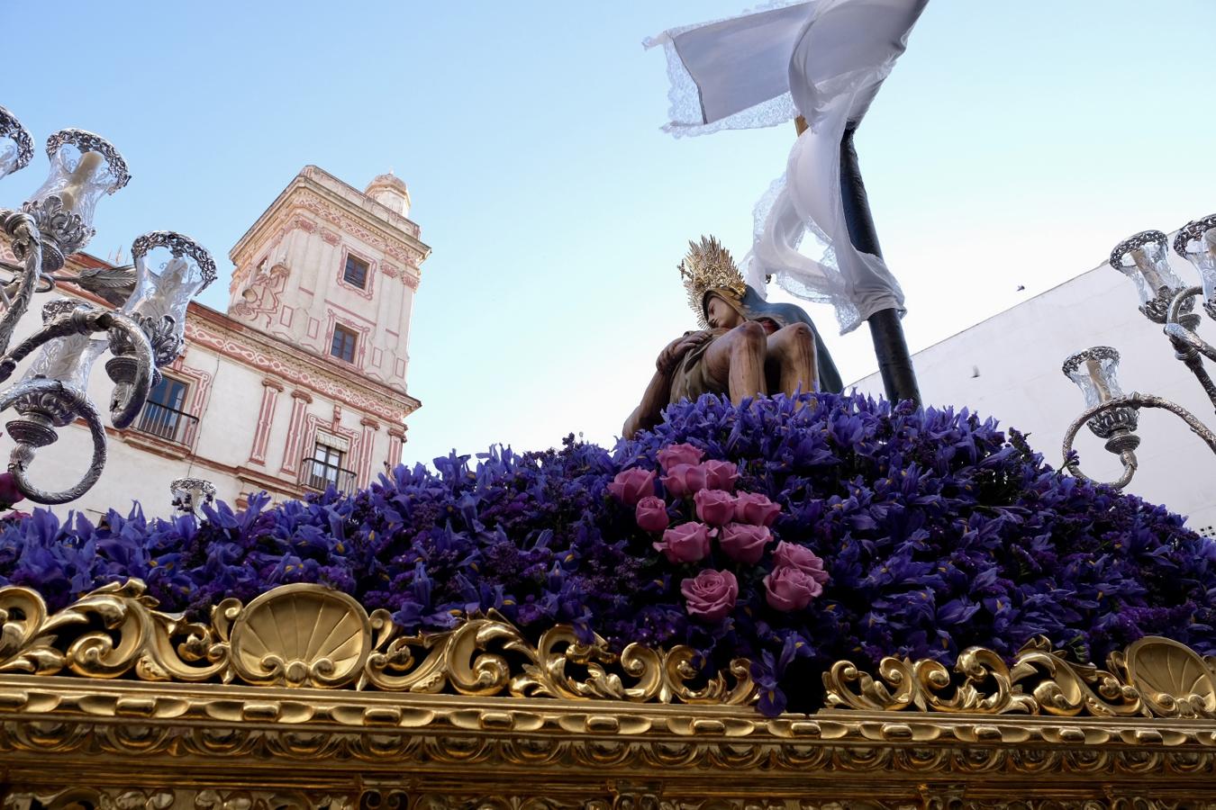 Fotos: la Hermandad del Caminito recorre las calles de Cádiz este Miércoles Santo