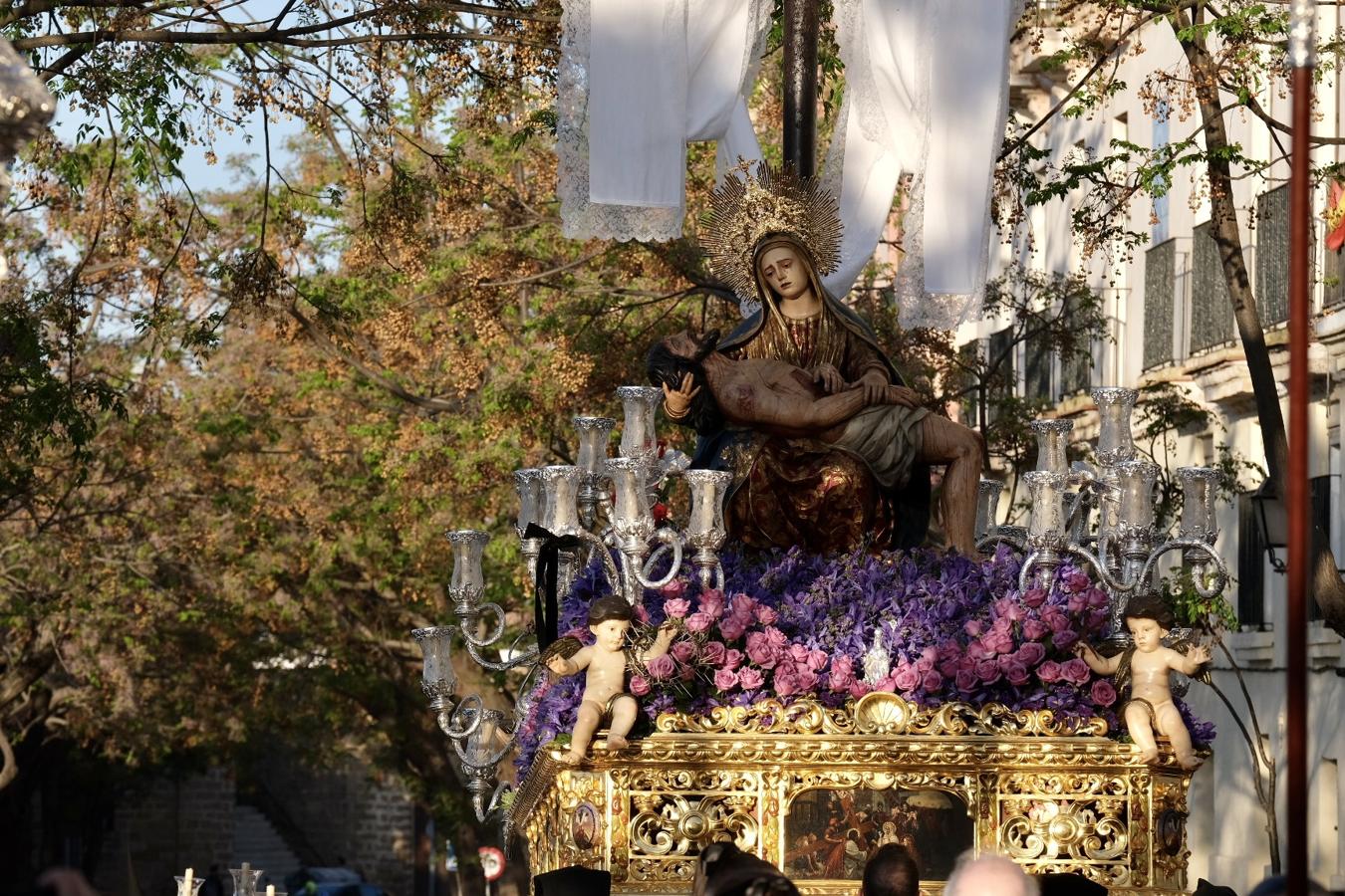 Fotos: la Hermandad del Caminito recorre las calles de Cádiz este Miércoles Santo