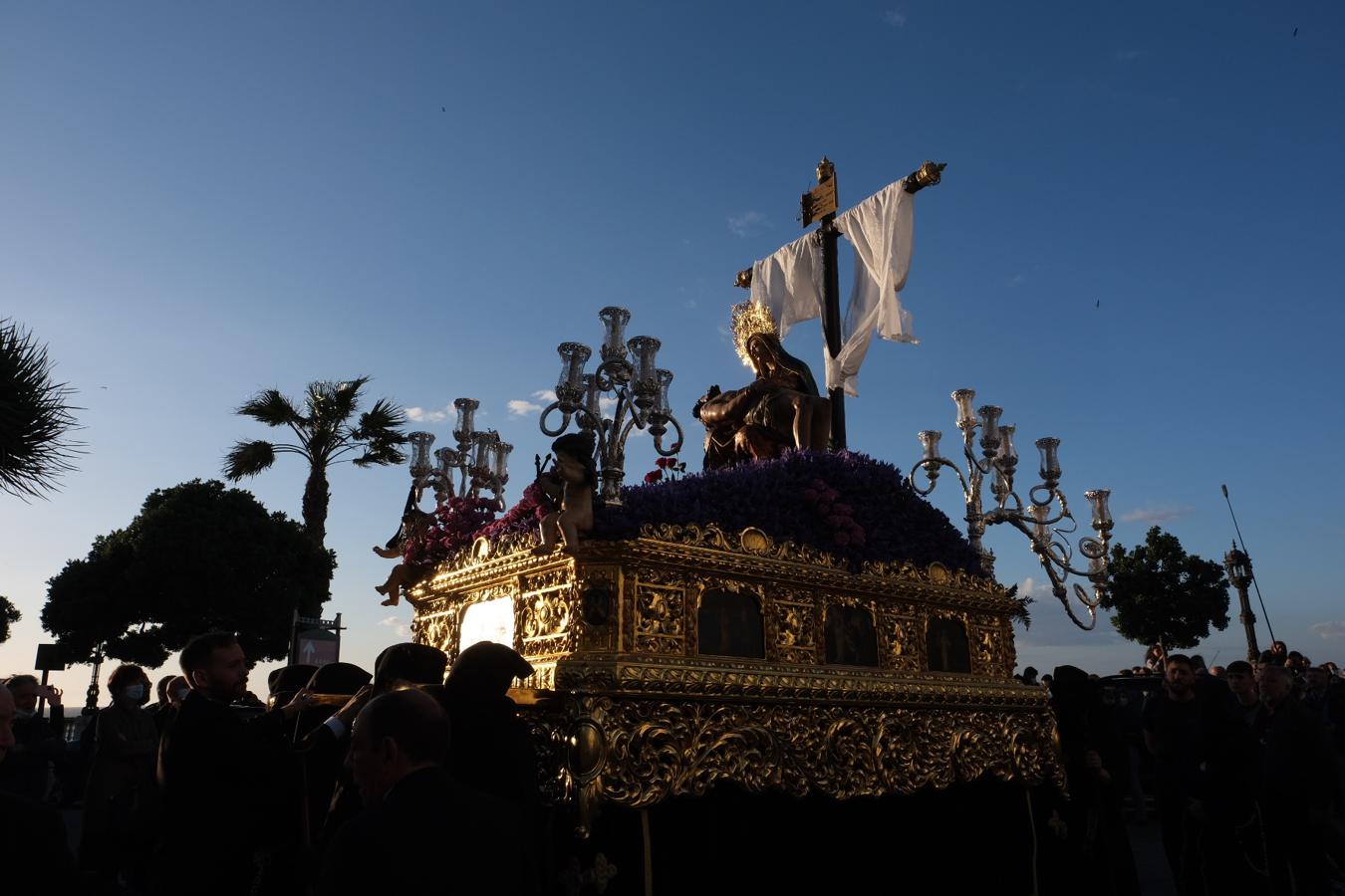 Fotos: la Hermandad del Caminito recorre las calles de Cádiz este Miércoles Santo