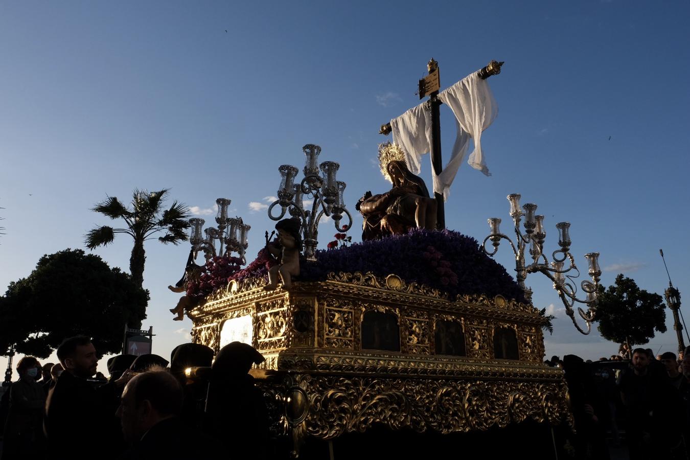 Fotos: la Hermandad del Caminito recorre las calles de Cádiz este Miércoles Santo