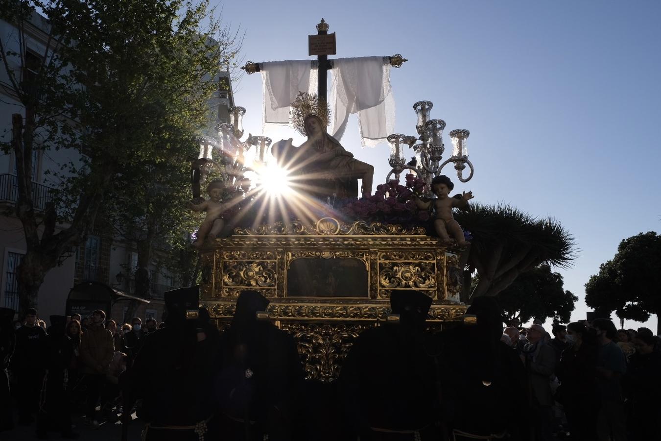 Fotos: la Hermandad del Caminito recorre las calles de Cádiz este Miércoles Santo