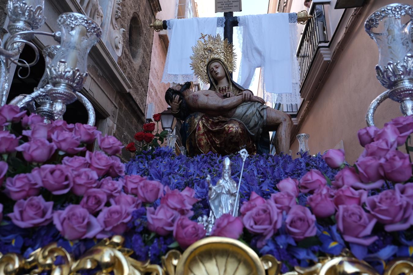 Fotos: la Hermandad del Caminito recorre las calles de Cádiz este Miércoles Santo