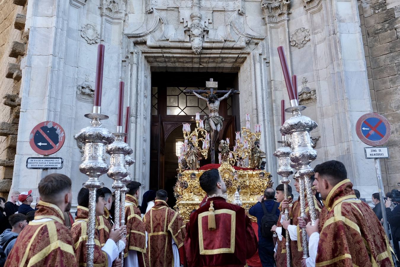El espectacular regreso de La Palma a su templo acompañado por sus fieles