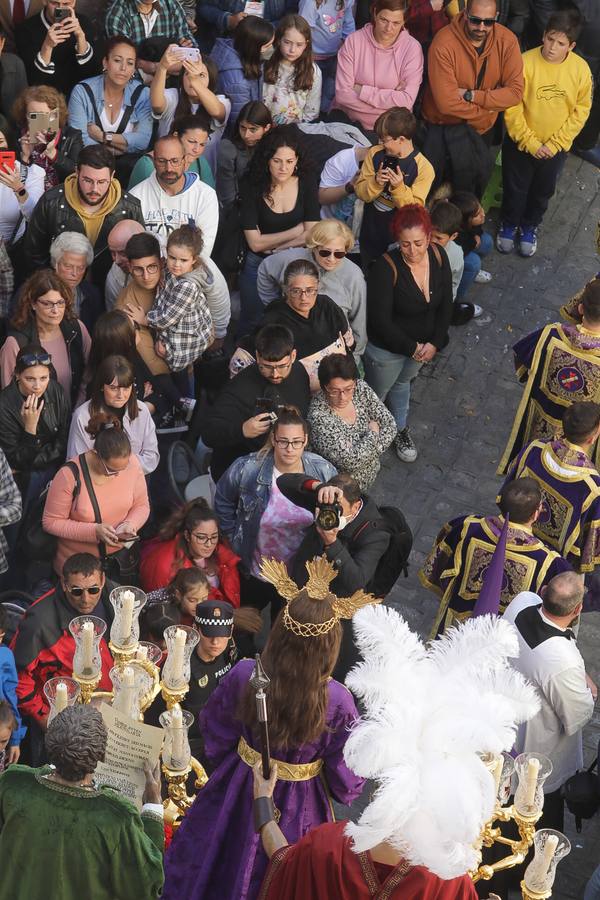 Fotos: Sentencia recorre las calles de Cádiz el Miércoles Santo