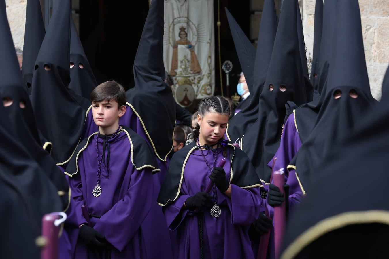 Jueves Santo | La radiante procesión del Caído de Córdoba, en imágenes