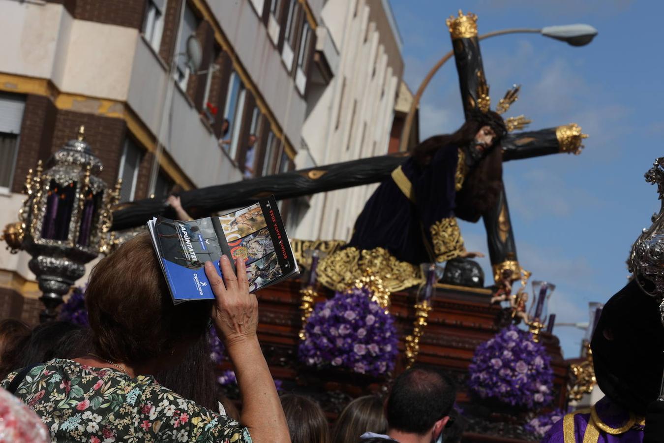 Jueves Santo | La radiante procesión del Caído de Córdoba, en imágenes