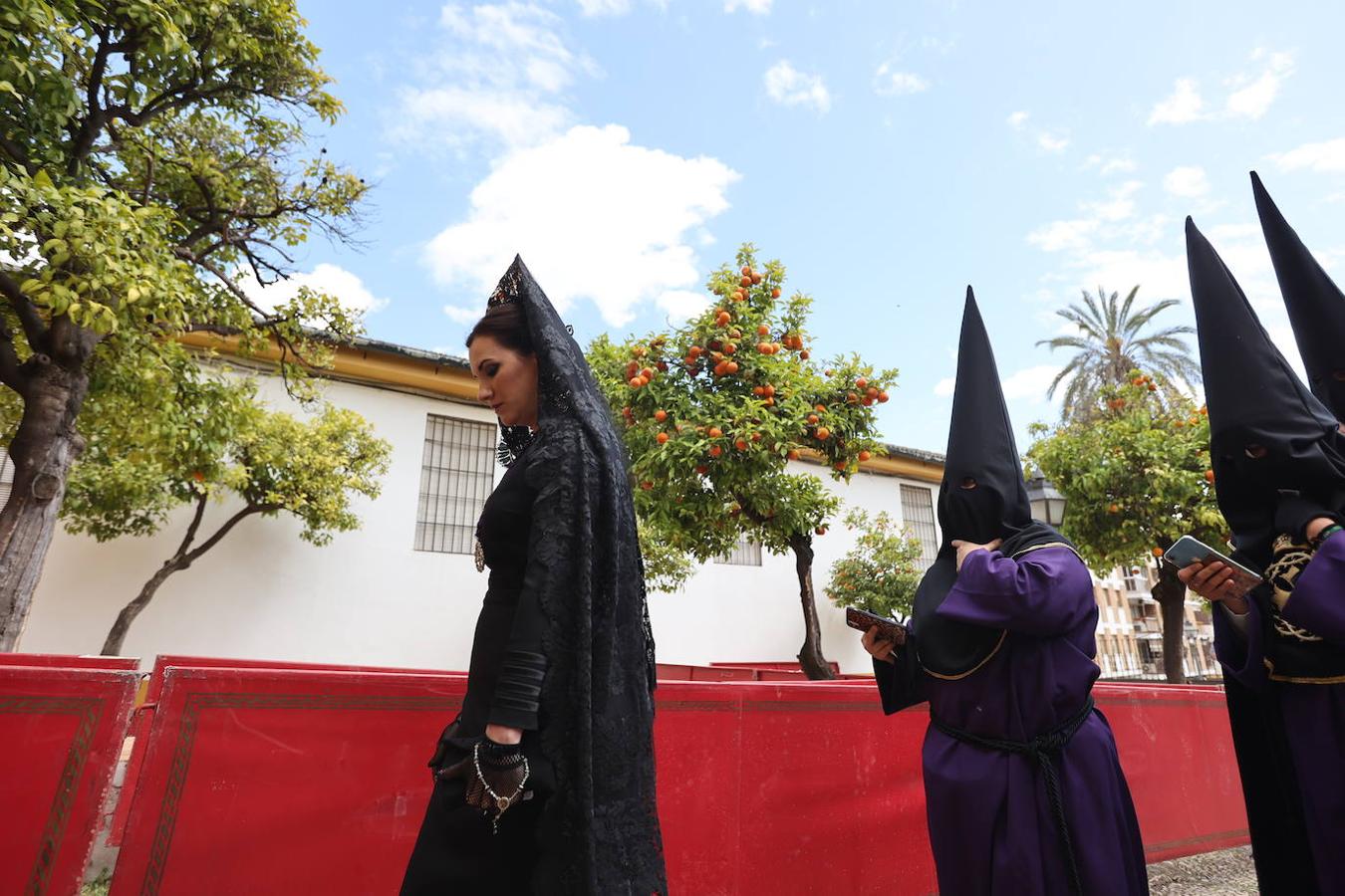 Jueves Santo | La radiante procesión del Caído de Córdoba, en imágenes